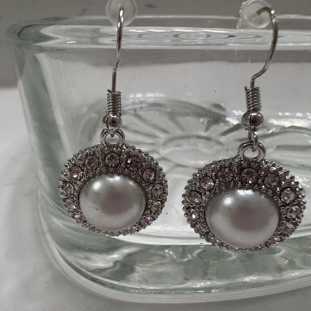 Elegant Silver and Pearl Crystal costume Earrings